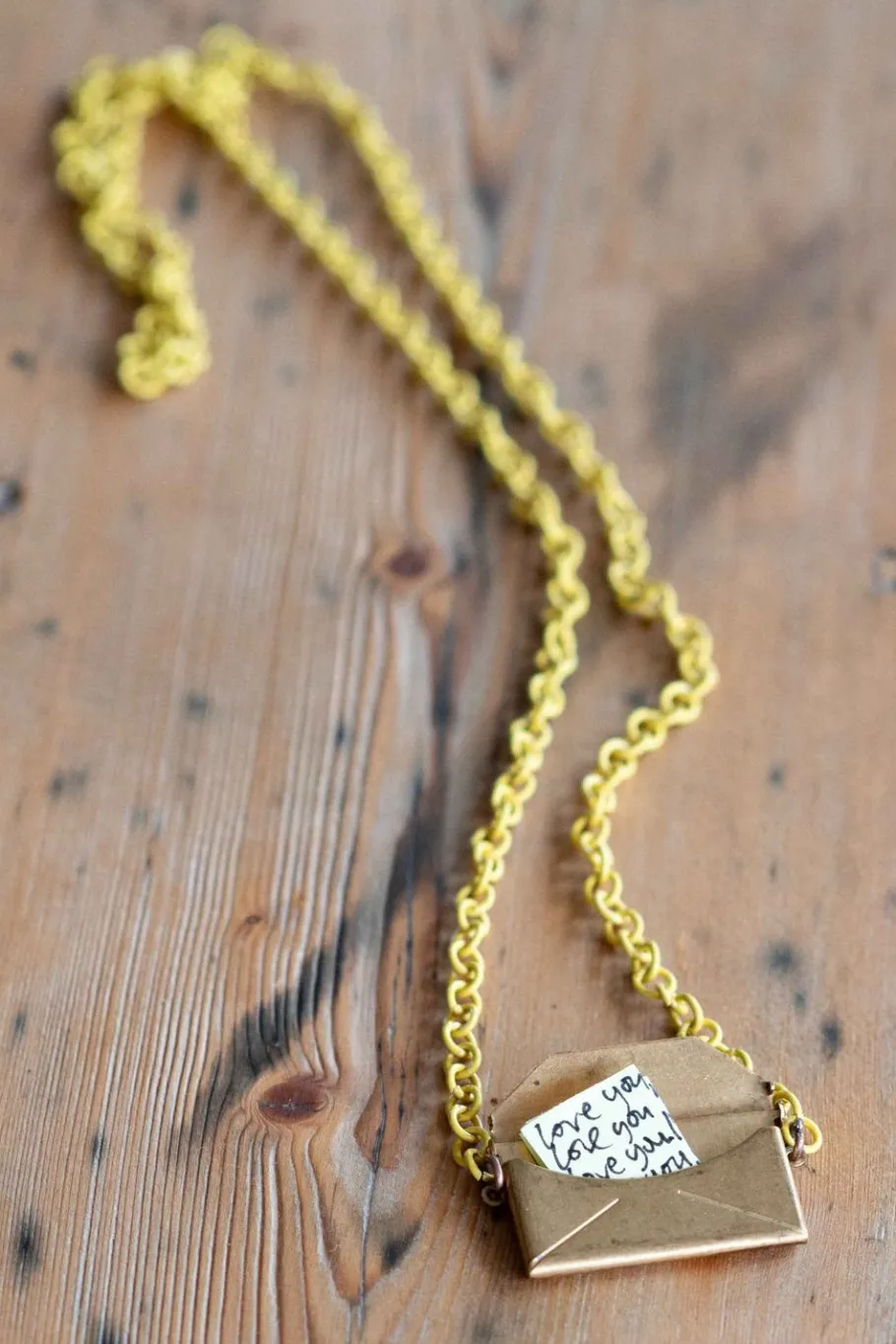 Women Lazybones Envelope Necklace