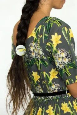 Women Lazybones Hair Button In Robin