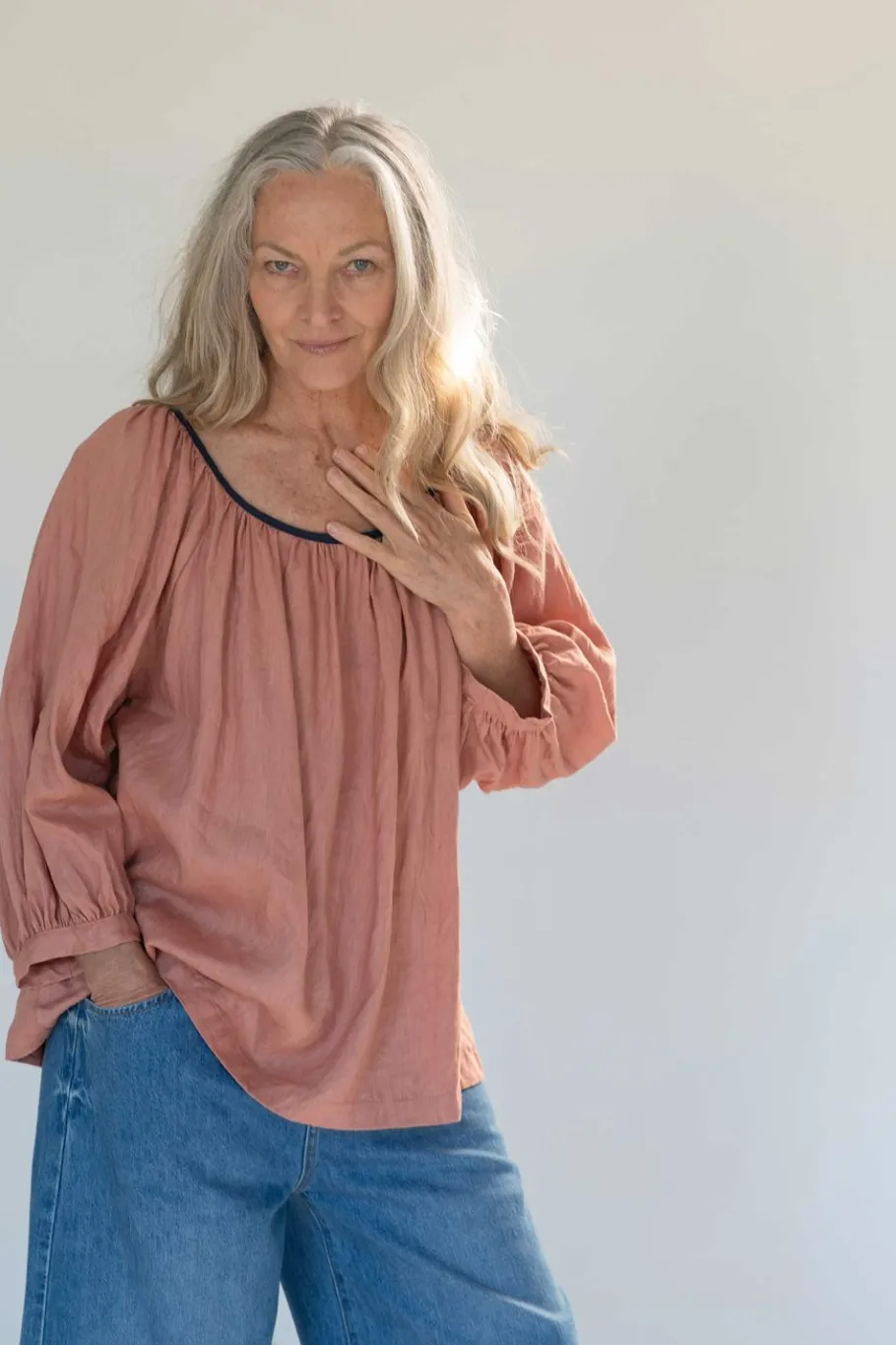 Women Lazybones Hetti Linen Top Clay