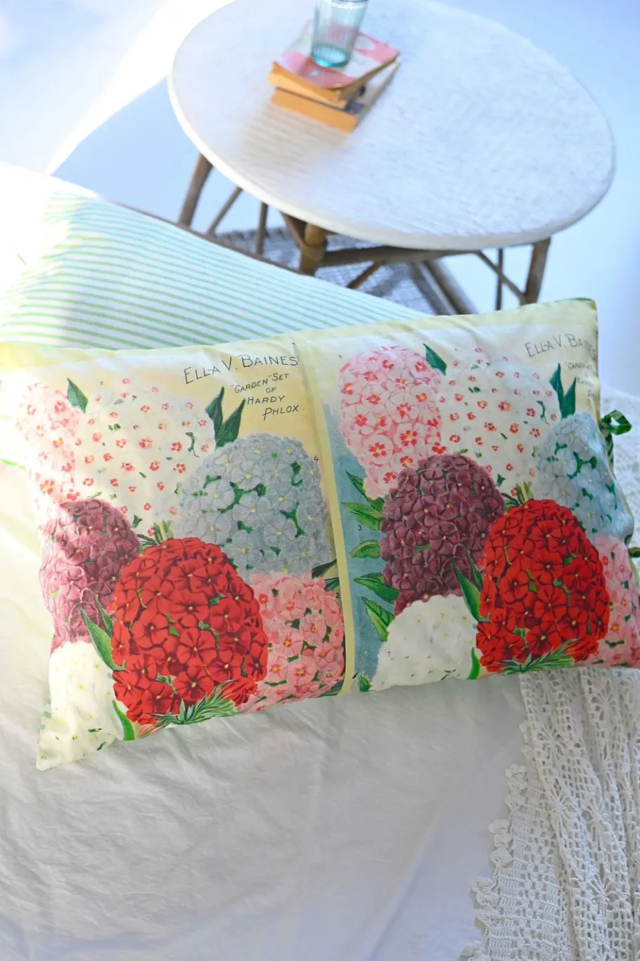 Women Lazybones Phlox Pillowcase Set