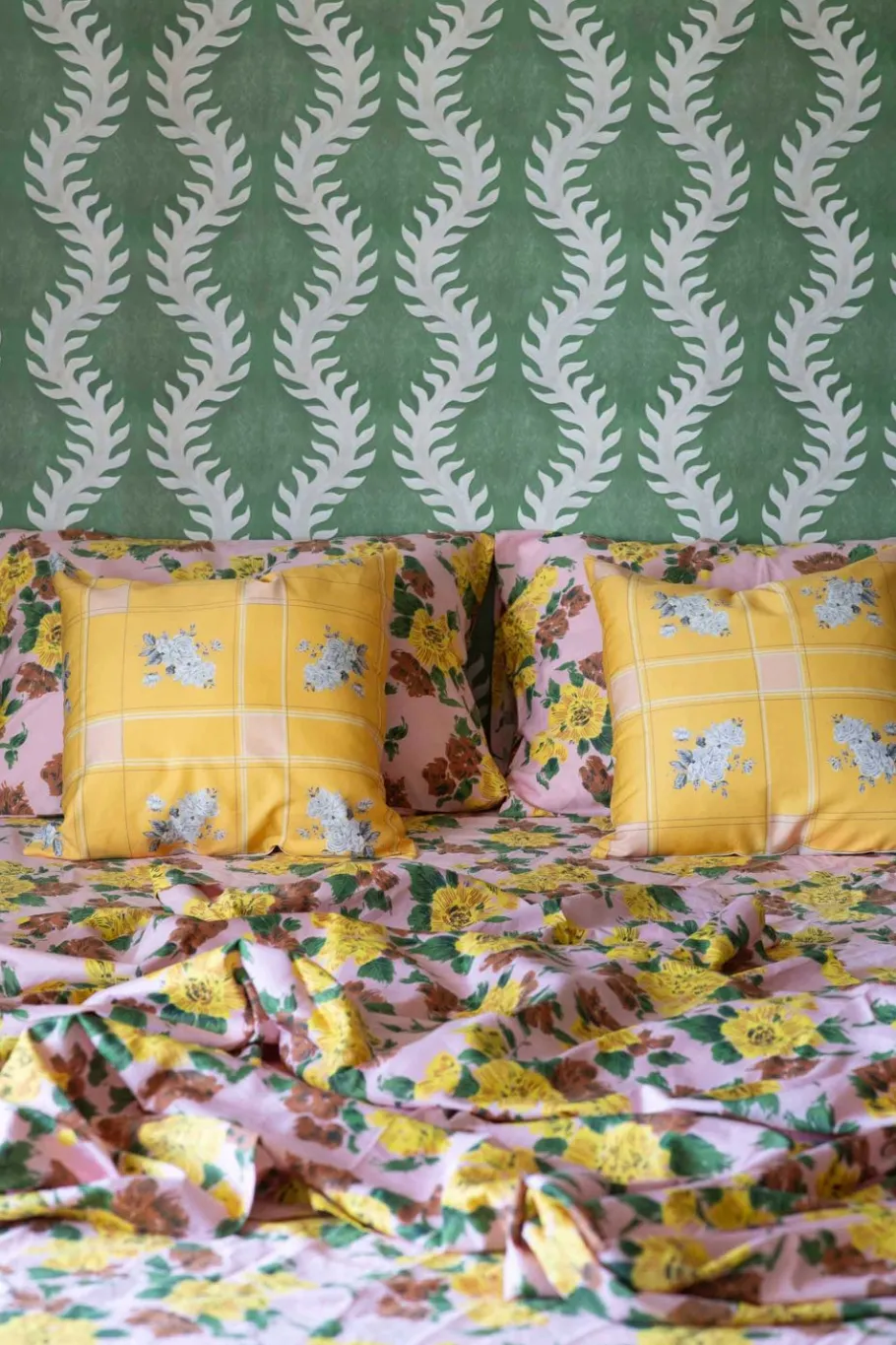 Women Lazybones Tablecloth Cushion Cover